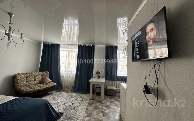 1-бөлмелі пәтер · 40 м² · 2/5 қабат, Жаңа қала ш/а., Бухар жырау 56, бағасы: 10 000 ₸ в Караганде, Казыбек би р-н — фото 2