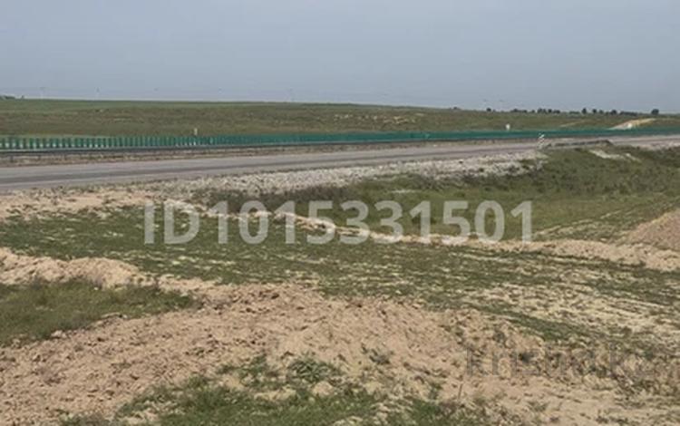 Участок · 40 соток, Продаётся земельный участок площадью 4000 квадратных метров, 0.4 гектара. Адрес: Туркестанская область, Сайрамский район, село Касымбек Датка, квартал 219, кадастровый номер 19-295-219-1135. Р 219 — Продаётся земельный участок площадью 4000 квадратных метров, 0.4 гектара. Адрес: Туркестанская область, Сайрамский район, село Касымбек Датка, квартал 219, кадастровый номер 19-295-219-1135. Расположен на территории Шымкента, рядом трасса Западная Европа, Западный Китай, рядом посёлок Таскишу. Назначение земли: строительство производственной базы, склада, административного здания, автобазы, автомастерской и кафе. за 100 млн ₸ в Таскешу — фото 2