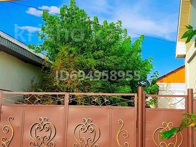 Отдельный дом · 4 комнаты · 100 м² · 9 сот., Такей Есетова 15 — Напротив Бабаса за 35 млн 〒 в 