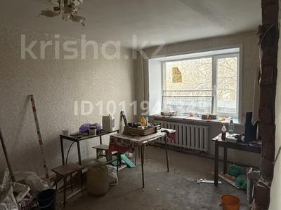1-бөлмелі пәтер · 30 м² · 2/5 қабат, мкр Михайловка , Аманжолова 17, бағасы: 12 млн ₸ в Караганде, Казыбек би р-н