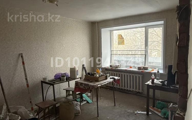 1-бөлмелі пәтер · 30 м² · 2/5 қабат, мкр Михайловка , Аманжолова 17, бағасы: 12 млн ₸ в Караганде, Казыбек би р-н — фото 2