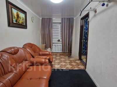 2-комнатная квартира · 42 м² · 1/5 этаж, Локомативная за 10.5 млн 〒 в Уральске