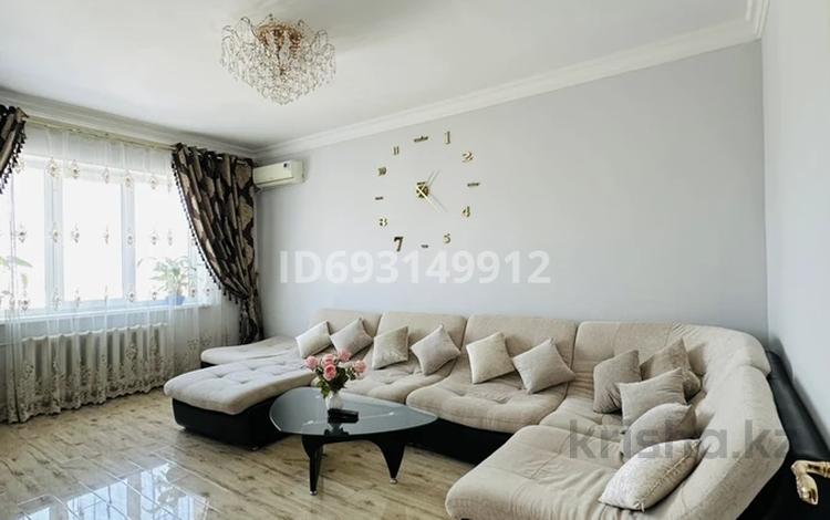 3-комнатная квартира, 70 м², 8/9 этаж, Кунаева 53