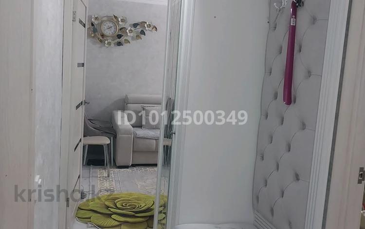 2-комнатная квартира · 44.3 м² · 2/5 этаж, мкр Юго-Восток, Язева 21 за 20 млн ₸ в Караганде, Казыбек би р-н — фото 2