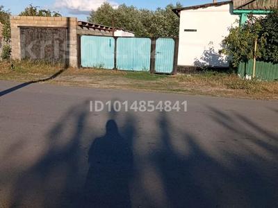 Отдельный дом · 3 комнаты · 100 м² · 10 сот., Озерная за 6 млн ₸ в Астане