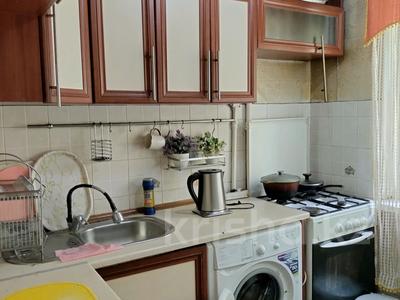 3-комнатная квартира · 60 м² · 3/4 этаж, мкр №1 62 за 250 000 ₸ в Алматы, Ауэзовский р-н