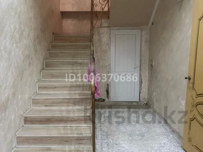 Отдельный дом · 4 комнаты · 200 м², Аккозиева 15 — Ташкентская за 300 000 〒 в Таразе