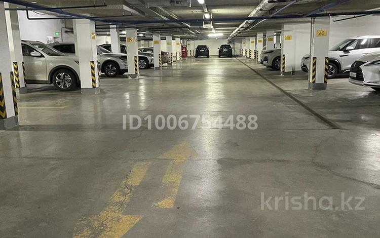 Паркинг · 18 м² · Кабанбай батыра 60 за 25 000 ₸ в Астане, Есильский р-н — фото 2