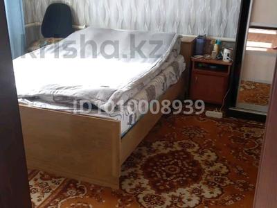 Отдельный дом · 3 комнаты · 700 м² · 7 сот., Бытовиков 12 — Остановка 4 омская за 10 млн ₸ в Семее