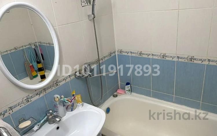 3-комнатная квартира · 64 м² · 9/10 этаж, мкр 11 за 19.7 млн ₸ в Актобе — фото 2