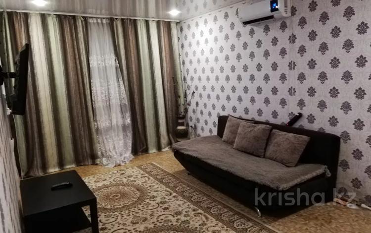 1-комнатная квартира, 40 м² по часам, Горняков за 1 500 〒 в Экибастузе — фото 2