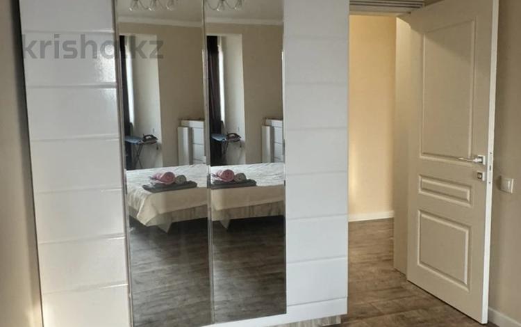 2-бөлмелі пәтер · 58 м² · 15/15 қабат, Наурызбай батыра 50 — Жибек Жолы, бағасы: 5 000 ₸ в Алматы, Алмалинский р-н — фото 2
