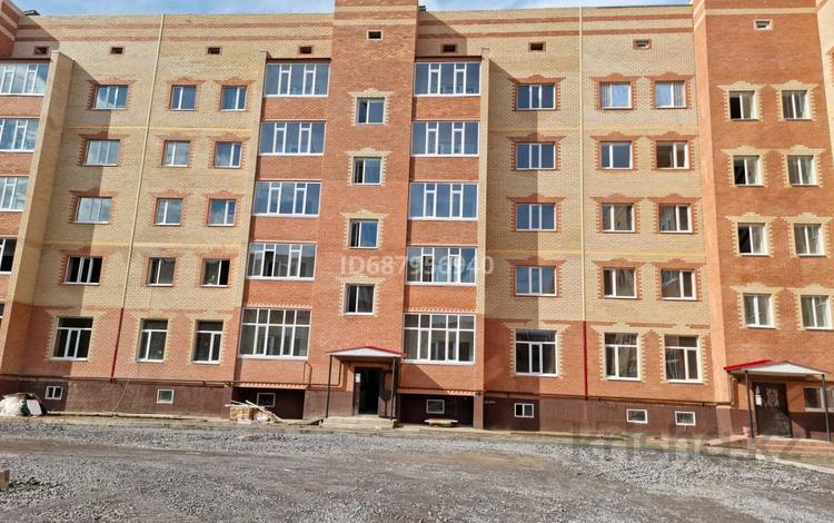 2-комнатная квартира, 82 м², 1/5 этаж, мкр. Батыс-2 228г