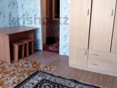 1 комната · 18 м² · 3 этаж, Алмазова 58 а за 45 000 〒 в Уральске, мкр Школьник