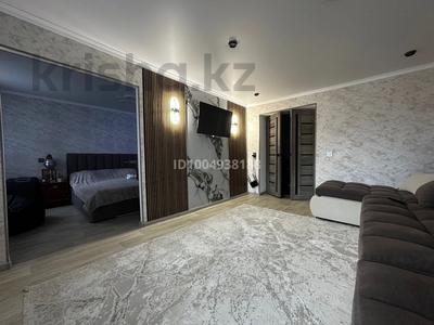 3-комнатная квартира · 57.2 м² · 5/5 этаж, Майкудук, Мкр Восток-1 3 за 22.9 млн ₸ в Караганде, Алихана Бокейханова р-н