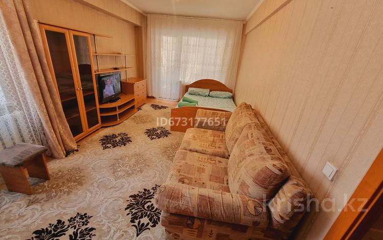 1-комнатная квартира, 45 м², 2 этаж посуточно, Казахстан 110/1 за 7 000 〒 в Усть-Каменогорске — фото 10