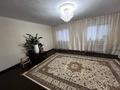Отдельный дом · 3 комнаты · 120 м² · 11 сот., мкр Кокарна, Богенбай Батыр -28 28 — Светафордан аскан бойда он жагында стройтельный магазин курылыс алемине карсы бетинде тур.Времянкасы жалга берилип тур гаражы бар жылы ..жери 10 соток.Тез арада сатылады за 35 млн ₸ в Атырау — фото 3