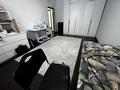 Отдельный дом · 3 комнаты · 120 м² · 11 сот., мкр Кокарна, Богенбай Батыр -28 28 — Светафордан аскан бойда он жагында стройтельный магазин курылыс алемине карсы бетинде тур.Времянкасы жалга берилип тур гаражы бар жылы ..жери 10 соток.Тез арада сатылады за 35 млн ₸ в Атырау — фото 4