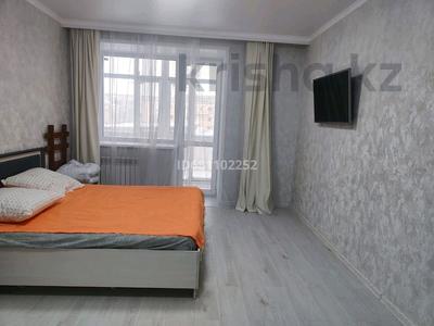 1-комнатная квартира, 43 м², 1/5 этаж по часам, Ауельбекова 157а — Пересечение ул. Ташенова за 2 000 〒 в Кокшетау