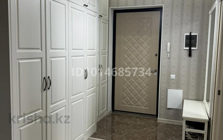 3-комнатная квартира · 100 м² · 6/8 этаж, Кабанбай батыра 7 за 500 000 ₸ в Астане, Нура р-н — фото 2