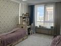 3-комнатная квартира · 100 м² · 6/8 этаж, Кабанбай батыра 7 за 500 000 ₸ в Астане, Нура р-н — фото 8
