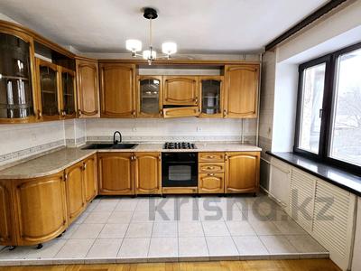 3-комнатная квартира · 86 м² · 4/5 этаж, Абдуллиных 43 — Айтекеби за 80 млн 〒 в Алматы, Медеуский р-н