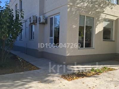 Дом · 4 комнаты · 150 м², мкр Наурыз , улица Байыркум 66 66 — Уг. ул. Мынжылкы за 50 000 〒 в Шымкенте, Туран р-н