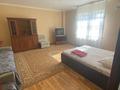 2-комнатная квартира, 80 м², 4 этаж посуточно, Сатпаева 48 за 10 000 〒 в Атырау — фото 2