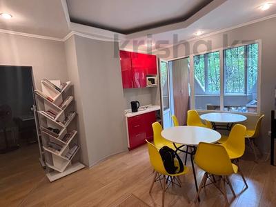 3-комнатная квартира · 77 м² · 1/9 этаж, Кабанбай батыра — Ауэзова/Кабанбай батыра за 55 млн 〒 в Алматы, Алмалинский р-н