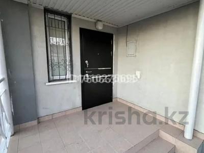 Отдельный дом · 2 комнаты · 100 м², мкр Сарыкамыс, Дәулеткерей 8/1 за 160 000 〒 в Атырау