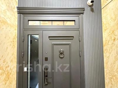 3-бөлмелі пәтер · 180 м² · 1/13 қабат, 16-й мкр 85, бағасы: 110 млн ₸ в Актау