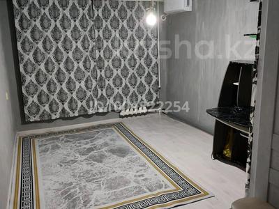 Дом · 1 комната · 18 м², Алмазова 62 — 19 школы за 10 000 〒 в Уральске, мкр Школьник