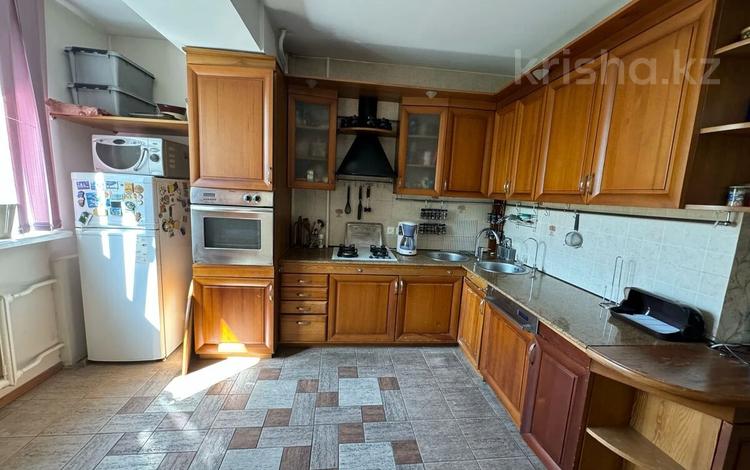 4-комнатная квартира · 135.6 м² · 3/5 этаж, Шашкина 36 за 112 млн 〒 в Алматы, Медеуский р-н — фото 14