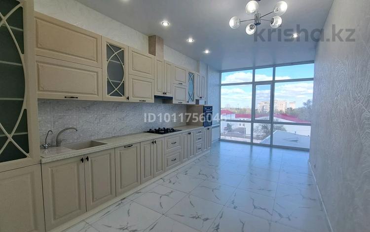 2-комнатная квартира · 82 м² · 5/9 этаж, Молдагулова 5/5 за 250 000 ₸ в Уральске — фото 2