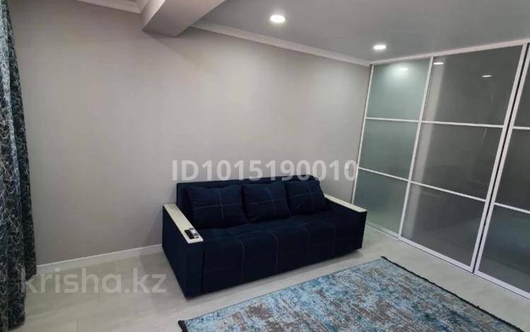2-бөлмелі пәтер · 48 м² · 7/10 қабат, Ақсай-5 ш/а. 25, бағасы: 300 000 ₸ в Алматы, Ауэзовский р-н — фото 2