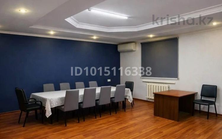 Кабинеттер және жұмыс орындары · 200 м², бағасы: 700 000 ₸ в Атырау — фото 2