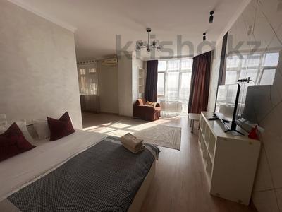 1-комнатная квартира · 50 м² · 9/9 этаж, Сатпаева 2в — Владимирская за 12 000 ₸ в Атырау