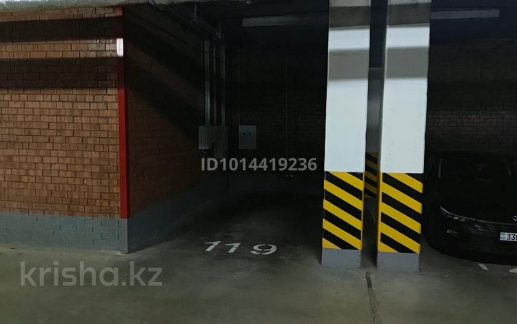 Паркинг · Аль-Фараби 11/1, бағасы: 3.6 млн ₸ в Астане, Есильский р-н — фото 2