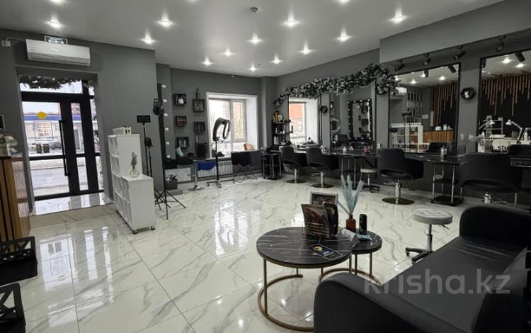 Свободное назначение, офисы, магазины и бутики, склады, общепит, салоны красоты, медцентры и аптеки, образование · 104 м² за 63 млн 〒 в Кокшетау — фото 17