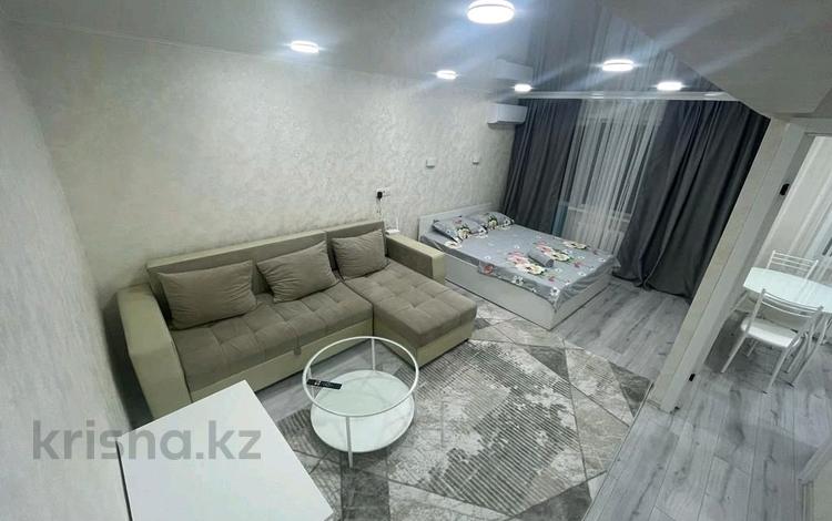 1-комнатная квартира, 31 м², 3/5 этаж посуточно, Казахстан 87 за 16 000 〒 в Усть-Каменогорске — фото 2
