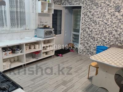 Отдельный дом · 5 комнат · 380 м² · 4.5 сот., Маяковского 17 — Рядом Наримановский рынок, центр города 5 минут ходьбы. за 90 млн ₸ в Костанае