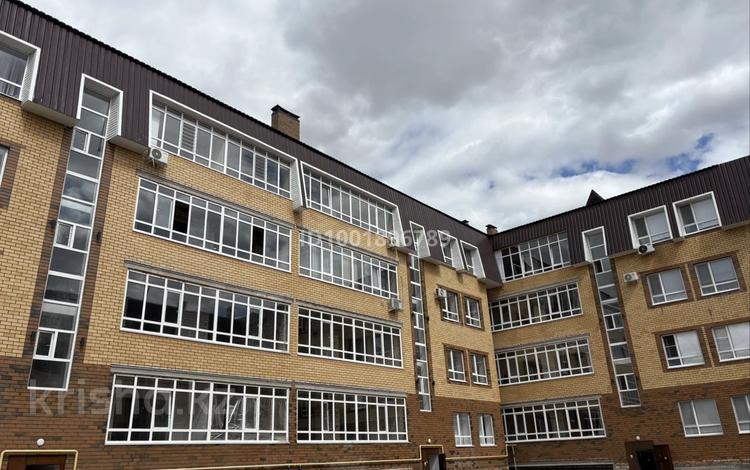 1-комнатная квартира · 50 м² · 2/4 этаж, мкр Жулдыз, ул Мамбетова 40 за 15 млн ₸ в Уральске — фото 10