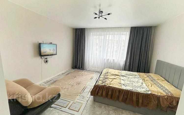 1-бөлмелі пәтер · 41 м² · 4/10 қабат, Кашаубаева 7б — Карменова кашаубаева, бағасы: 9 000 ₸ в Семее — фото 2