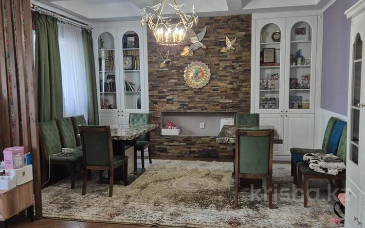 5-комнатная квартира · 200 м² · 1 этаж, Кабанбай батыра за 150 млн ₸ в Астане, Есильский р-н — фото 2