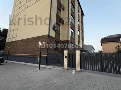 1-комнатная квартира · 54 м² · 3/5 этаж, Айтиева 110 за 220 000 ₸ в Уральске