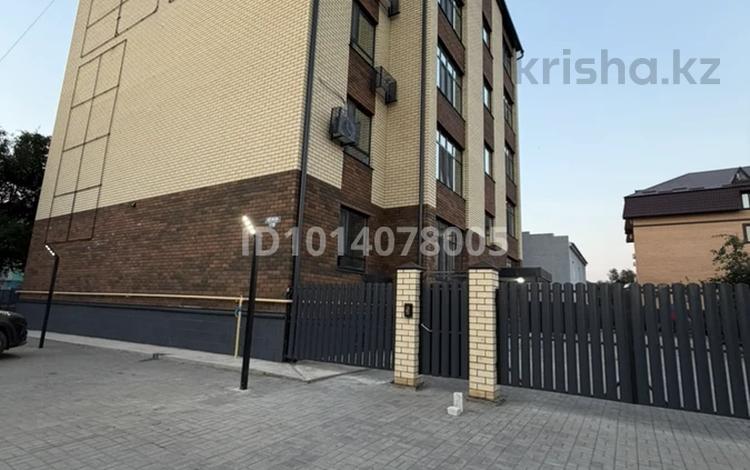 1-комнатная квартира · 54 м² · 3/5 этаж, Айтиева 110 за 220 000 ₸ в Уральске — фото 3