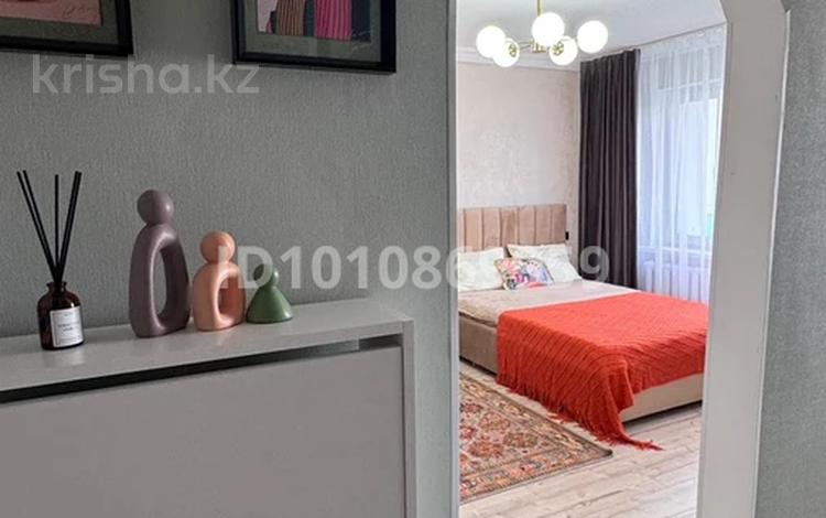 1-комнатная квартира · 30 м² · 4/5 этаж, мкр 5, Есет батыра 162 за 130 000 〒 в Актобе — фото 2