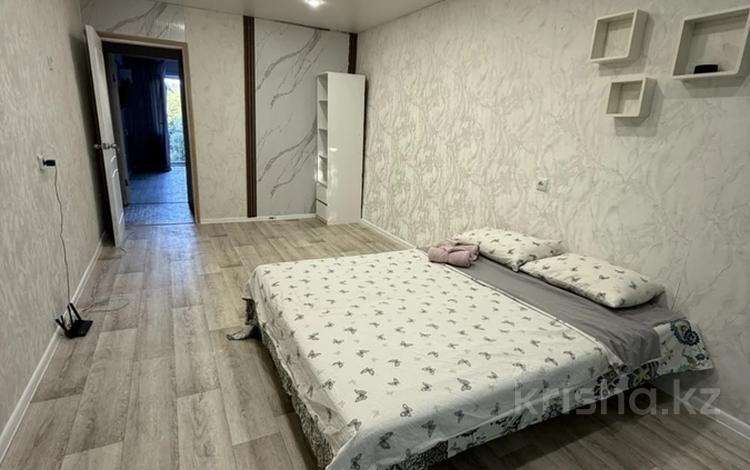 1-бөлмелі пәтер · 35 м² · 4/5 қабат, Астана 34/2, бағасы: 10 000 ₸ в Усть-Каменогорске, Ульбинский — фото 2