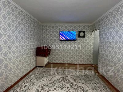 2-комнатная квартира, 46 м², 1/5 этаж, Молдагулова 59 за 3.7 млн 〒 в Каратау