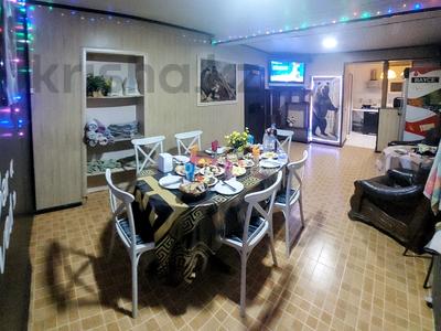 Дом · 4 комнаты · 140 м², Верхняя каскеленская 27 за 5 000 〒 в Енбек